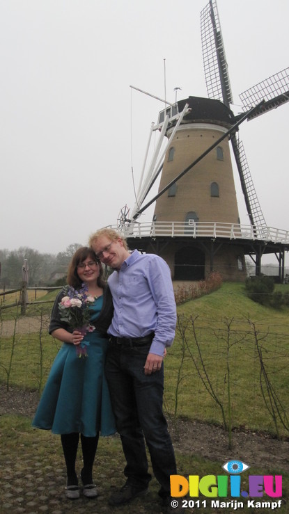 IMG_2132 Marijn and Jenni at windmill